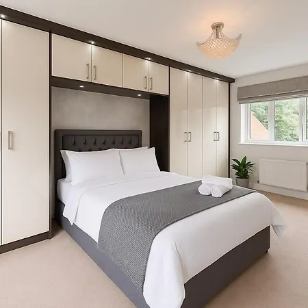 Appartamento Waggon By Alt-stay - 4 Bed - Parking, Wifi & Full Kitchen - Contractors & Relocations - Weekly & Monthly Rates - Rates Direct, Search Alt-stay