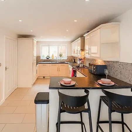 Appartamento Waggon By Alt-stay - 4 Bed - Parking, Wifi & Full Kitchen - Contractors & Relocations - Weekly & Monthly Rates - Rates Direct, Search Alt-stay Leeds (West Yorkshire)