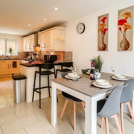 Appartamento Waggon By Alt-stay - 4 Bed - Parking, Wifi & Full Kitchen - Contractors & Relocations - Weekly & Monthly Rates - Rates Direct, Search Alt-stay Leeds (West Yorkshire)