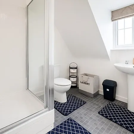 Waggon By Alt-stay - 4 Bed - Parking, Wifi & Full Kitchen - Contractors & Relocations - Weekly & Monthly Rates - Rates Direct, Search Alt-stay 리즈