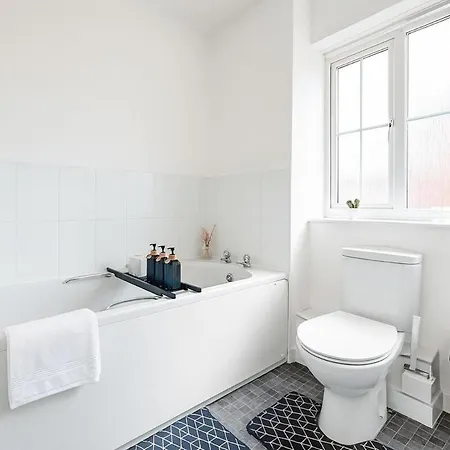 아파트 Waggon By Alt-stay - 4 Bed - Parking, Wifi & Full Kitchen - Contractors & Relocations - Weekly & Monthly Rates - Rates Direct, Search Alt-stay